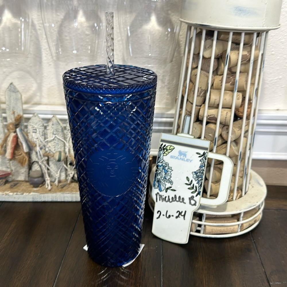 Korea Exclusive Limited Edition Blue Ocean Jeweled Venti Tumbler